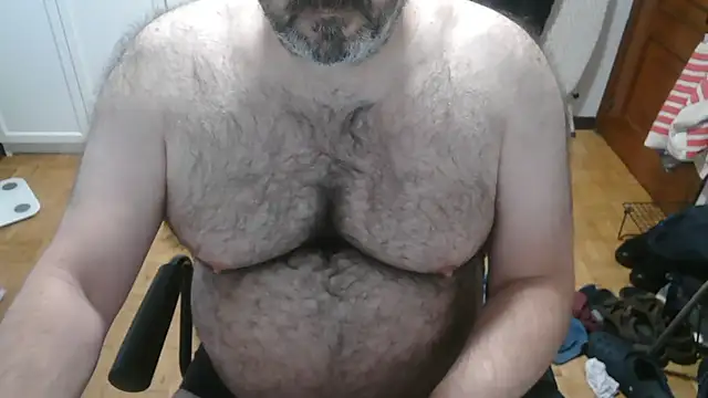 mikeyhotbear online show from June 3, 5:10 am
