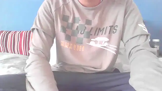 Snapshot of Elixire1 chatting on March 2, 10:35 am Elixire1 online show from March 2, 10:35 am