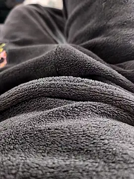 Snapshot of Elixire1 chatting on October 21, 9:10 am Elixire1 online show from October 21, 9:10 am