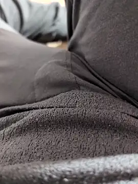 Snapshot of Elixire1 chatting on November 3, 4:41 pm Elixire1 online show from November 3, 4:41 pm