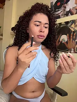 Snapshot of GabriSaenz chatting on May 1, 1:37 pm GabriSaenz online show from May 1, 1:37 pm