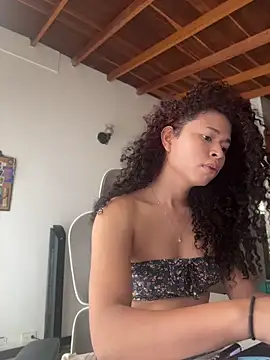 Snapshot of GabriSaenz chatting on May 12, 1:41 pm GabriSaenz online show from May 12, 1:41 pm