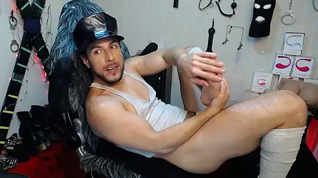 Snapshot of bayronfit chatting on January 2, 8:39 am bayronfit online show from January 2, 8:39 am
