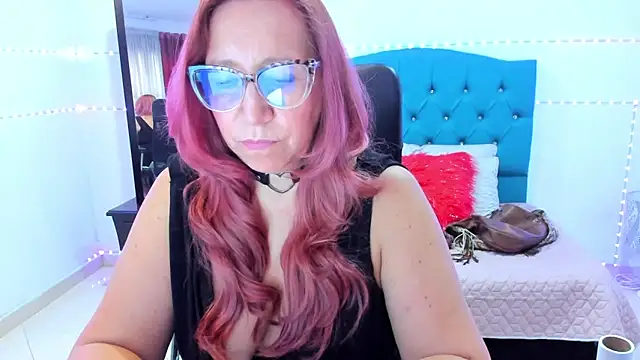 Snapshot of vaalery_sweet chatting on February 11, 10:28 pm vaalery sweet online show from February 11, 10:28 pm