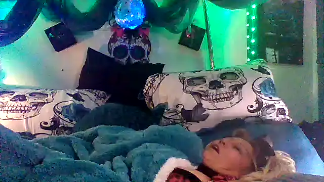 Snazzyteez online show from March 8, 11:48 am