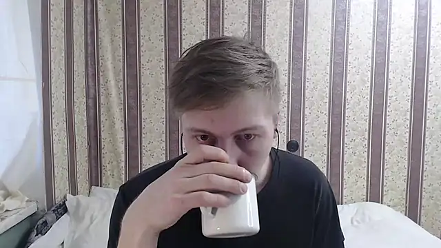 darienlarge online show from March 12, 5:57 am