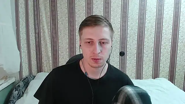 darienlarge online show from March 15, 7:05 pm