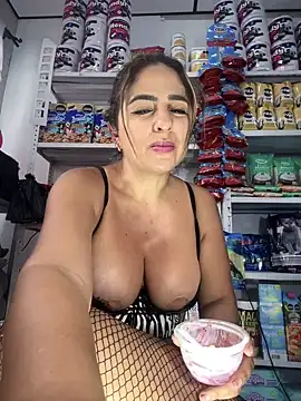 Snapshot of sammyqueenx21 chatting on February 4, 7:55 pm sammyqueenx21 online show from February 4, 7:55 pm