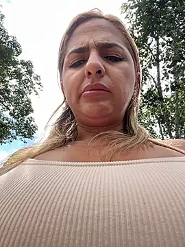 Snapshot of sammyqueenx21 chatting on March 16, 7:38 pm sammyqueenx21 online show from March 16, 7:38 pm