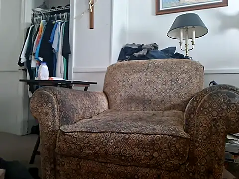 curiouscock38 online show from November 1, 5:37 pm