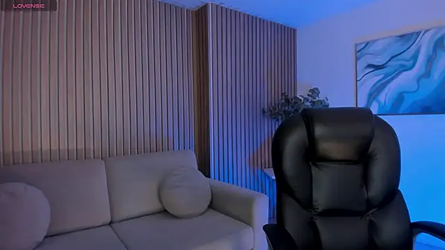 ErikaBenz  online show from December 4, 4:22 am