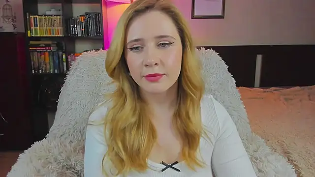 Lav Tender online show from September 18, 9:50 pm