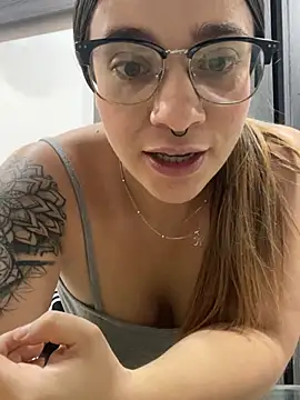 Snapshot of SophieFoxx17 chatting on March 22, 3:31 pm SophieFoxx17 online show from March 22, 3:31 pm