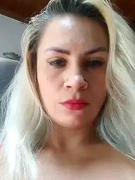 Snapshot of shelby_kutter chatting on February 4, 3:57 pm shelby kutter online show from February 4, 3:57 pm