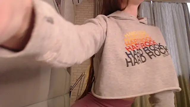 VeronikaAv online show from December 8, 7:37 am