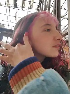  Laary online show from December 16, 8:03 pm