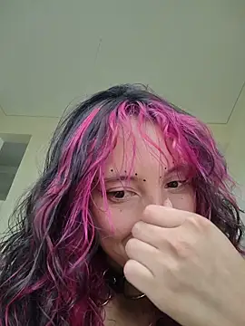  Laary online show from February 10, 7:18 pm