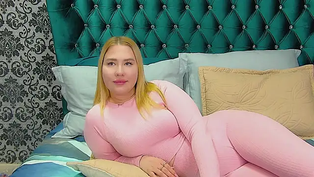 Snapshot of LunaHouston chatting on March 20, 7:14 pm LunaHouston online show from March 20, 7:14 pm