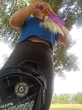 Nicolle Milf online show from March 3, 8:54 pm