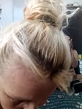 Nicolle Milf online show from September 22, 6:43 pm