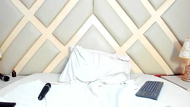 Snapshot of SSCARLETH_ chatting on December 6, 2:28 pm SSCARLETH  online show from December 6, 2:28 pm