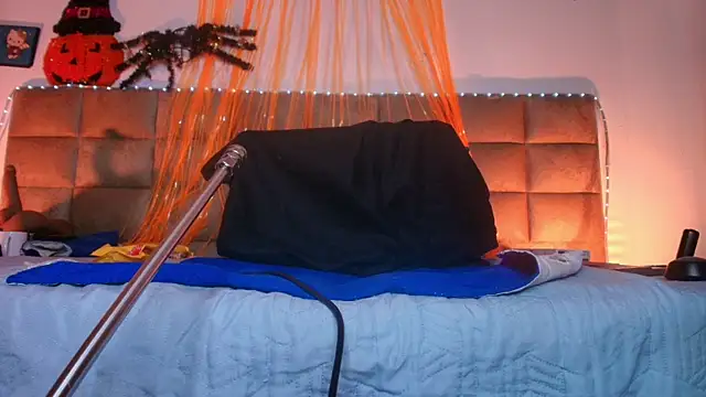 britanyy  online show from October 15, 3:06 am