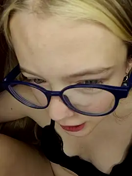 -veranito- online show from February 12, 3:07 am