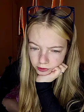 -veranito- online show from March 12, 3:02 am