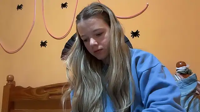 -veranito- online show from October 31, 1:50 am