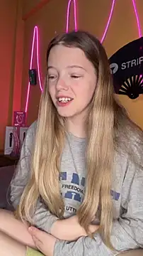 -veranito- online show from April 8, 3:06 am