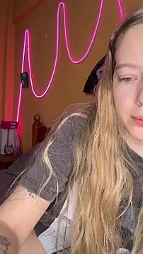 -veranito- online show from May 7, 3:01 am