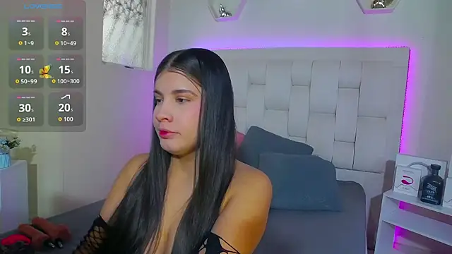 shanakendall online show from October 18, 2:18 pm