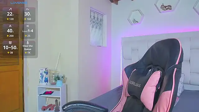 shanakendall online show from October 27, 2:21 pm