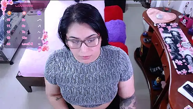 lufek23 online show from March 5, 3:40 pm