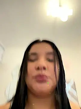Snapshot of ValleryParker chatting on May 7, 8:03 pm ValleryParker online show from May 7, 8:03 pm