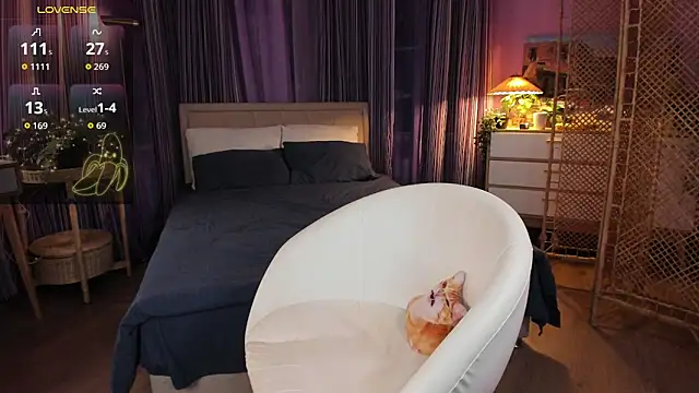 Lazy Lady online show from February 21, 5:14 pm