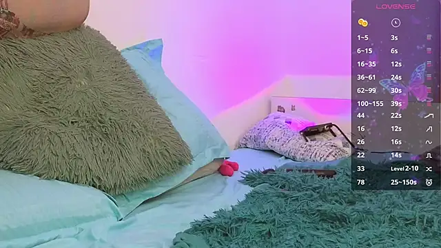 KrisztyAna online show from December 10, 7:05 am