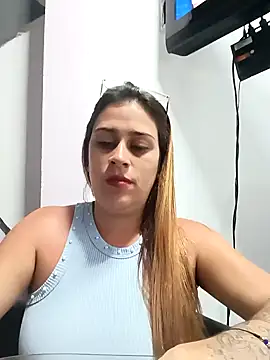 Snapshot of Latina_sexy1 chatting on February 3, 1:09 am Latina sexy1 online show from February 3, 1:09 am
