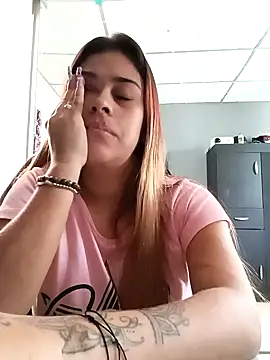 Snapshot of Latina_sexy1 chatting on February 13, 4:07 pm Latina sexy1 online show from February 13, 4:07 pm