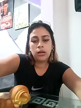 Snapshot of Latina_sexy1 chatting on February 18, 3:21 pm Latina sexy1 online show from February 18, 3:21 pm
