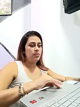 Snapshot of Latina_sexy1 chatting on March 21, 1:45 pm Latina sexy1 online show from March 21, 1:45 pm