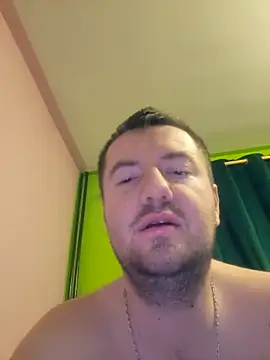 BeautifulPenis2002 online show from February 28, 9:15 am