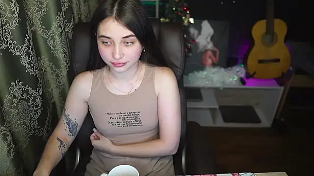 delicatedBailey online show from December 9, 5:18 am