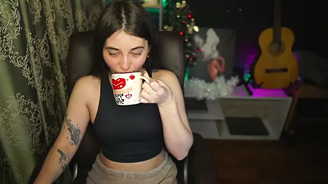 delicatedBailey online show from December 23, 5:28 am