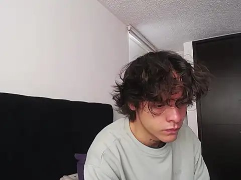 Snapshot of Santiago_kiler chatting on December 2, 4:42 pm Santiago kiler online show from December 2, 4:42 pm