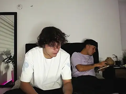 Snapshot of Santiago_kiler chatting on December 10, 1:00 am Santiago kiler online show from December 10, 1:00 am