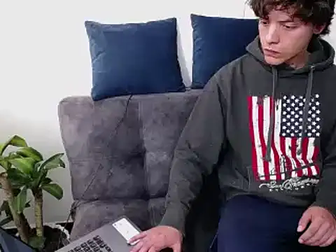 Snapshot of Santiago_kiler chatting on December 29, 8:37 pm Santiago kiler online show from December 29, 8:37 pm