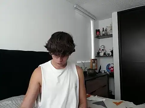 Snapshot of Santiago_kiler chatting on February 22, 8:20 pm Santiago kiler online show from February 22, 8:20 pm