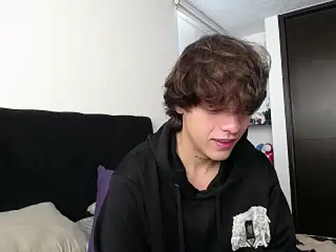 Snapshot of Santiago_kiler chatting on March 8, 1:25 pm Santiago kiler online show from March 8, 1:25 pm