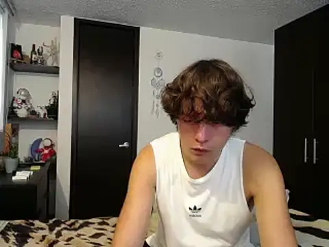 Snapshot of Santiago_kiler chatting on March 8, 10:34 pm Santiago kiler online show from March 8, 10:34 pm